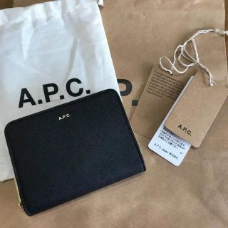 アーペーセー(A.P.C)の新品未開封 エンボス加工 二つ折り財布(財布)