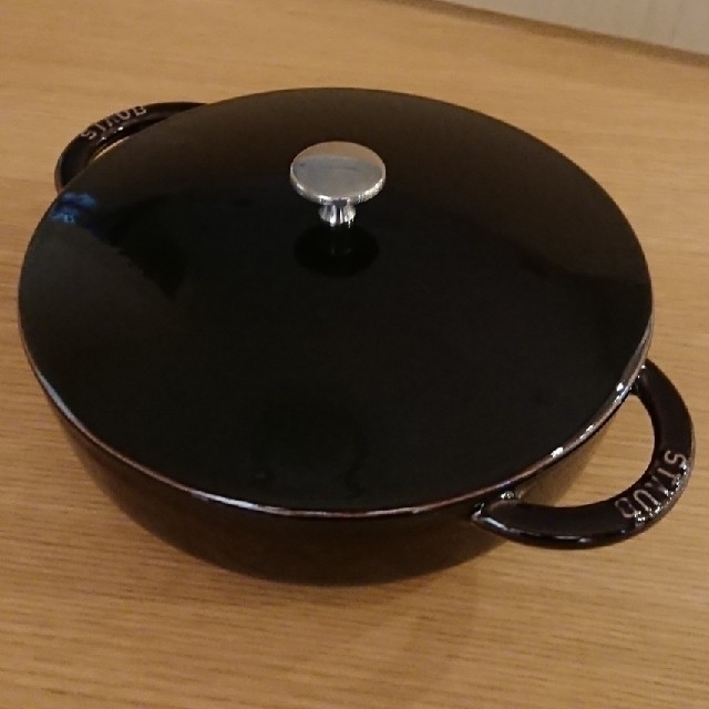 STAUB(ストウブ)のストウブ ニダベイユ24cm 廃盤色オーベルジン インテリア/住まい/日用品のキッチン/食器(鍋/フライパン)の商品写真