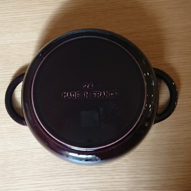 STAUB(ストウブ)のストウブ ニダベイユ24cm 廃盤色オーベルジン インテリア/住まい/日用品のキッチン/食器(鍋/フライパン)の商品写真