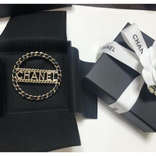 CHANEL(ブローチ/コサージュ ・ ブラック/黒色系)のフリマ CHANEL(ブローチ/コサージュ ・ ブラック/黒色系)のフリマ