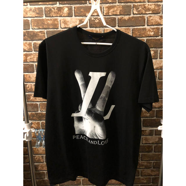 louisvuitton hand graphic logo tee