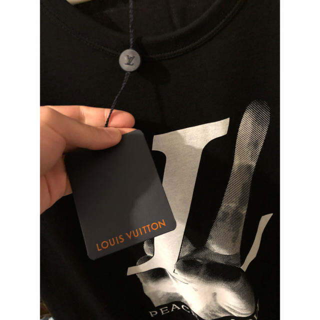 LOUIS VUITTON(ルイヴィトン)のlouisvuitton hand graphic logo tee メンズのトップス(Tシャツ/カットソー(半袖/袖なし))の商品写真