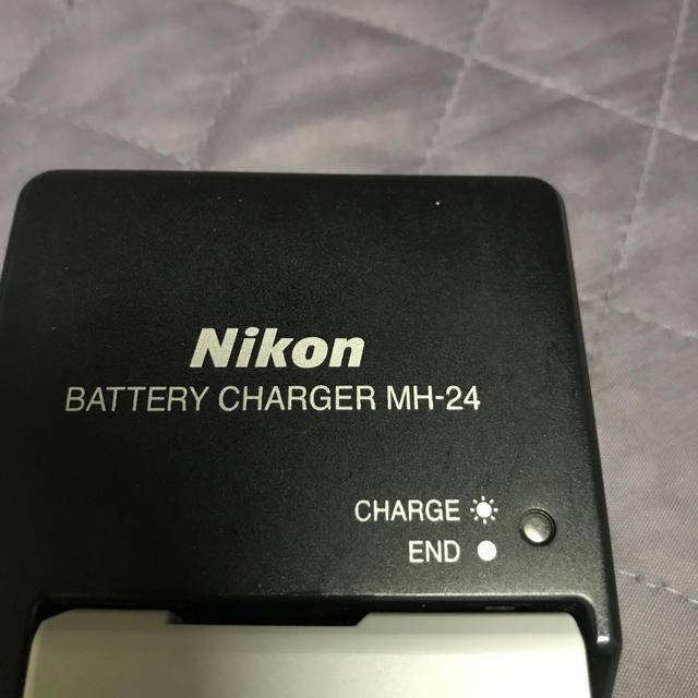 値下げ！NIKON純正のバッテリーとバッテリーチャージャーのセット 1