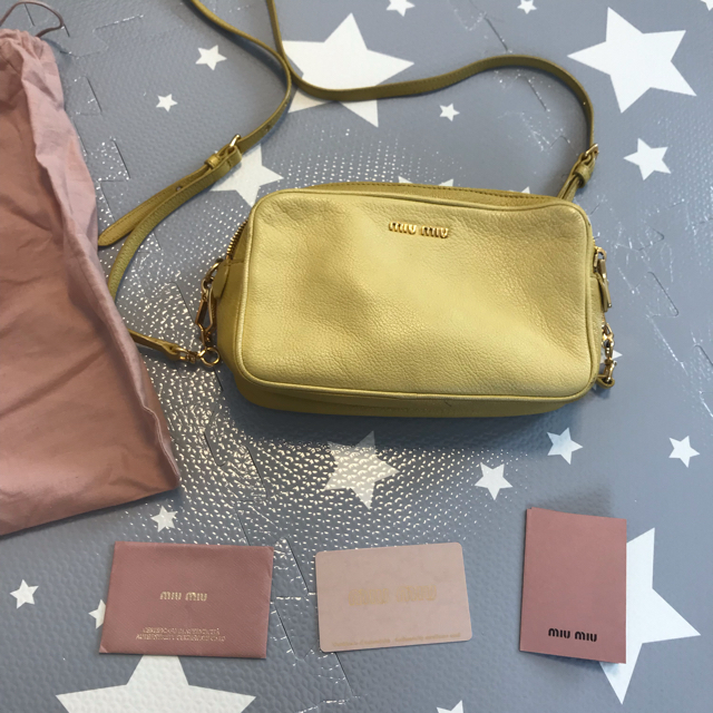 再入荷得価 miumiu - 格安✨miumiu ショルダーバッグの通販 by yullyyyy's shop|ミュウミュウならラクマ 大特価特価