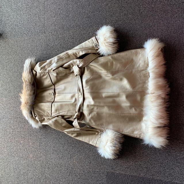 dinos(ディノス)のゴールド　ラムレザーコート レディースのジャケット/アウター(ロングコート)の商品写真