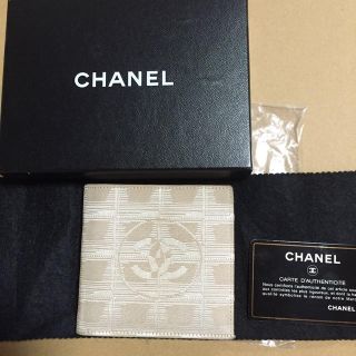 シャネル(CHANEL)のニュートラベルライン2つ折財布(財布)