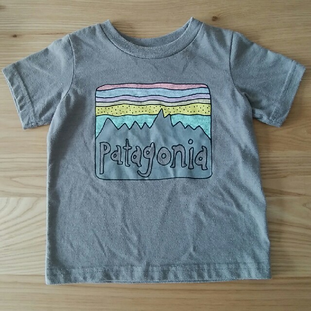 patagonia(パタゴニア)のパタゴニア　ベビーTシャツ キッズ/ベビー/マタニティのベビー服(~85cm)(Ｔシャツ)の商品写真