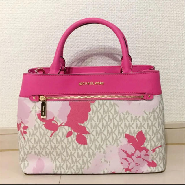 Michael Kors(マイケルコース)の新品未使用タグ付き！ マイケルコース ハンドバッグ 2way ピンク 花柄  レディースのバッグ(ハンドバッグ)の商品写真