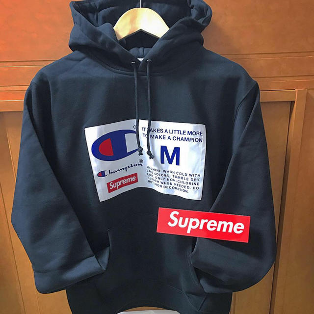 supreme champion コラボパーカー