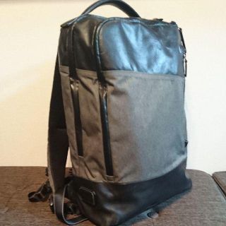 トゥミ(TUMI)のTUMI バックパック ブラック×グレー(バッグパック/リュック)