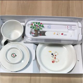 ファミリア(familiar)の【新品】ファミリア たべぞめセット(離乳食器セット)