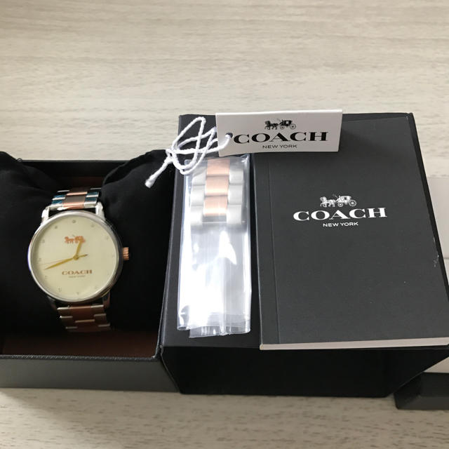 COACH(コーチ)の⚚COACH腕時計⚚未使用❧最終値下げ レディースのファッション小物(腕時計)の商品写真