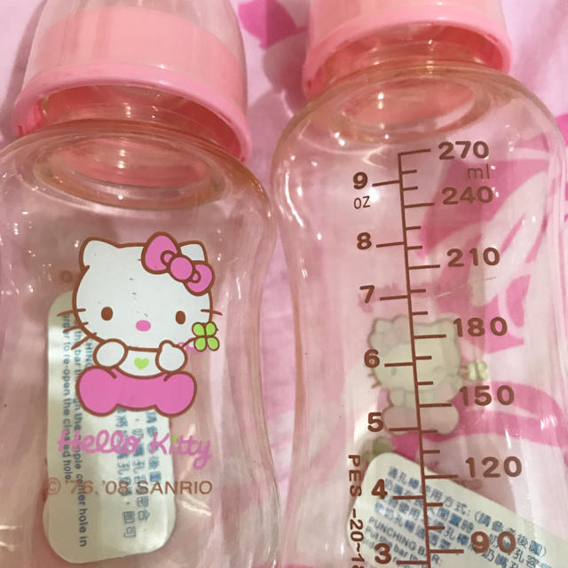 ⚠️台湾より発送⚠️新品 ハローキティ プラスチック哺乳瓶150ml&270ml