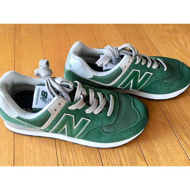 New Balance(ニューバランス)のNew balance574 グリーン 23.5cm レディースの靴/シューズ(スニーカー)の商品写真