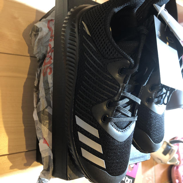 adidas スニーカー