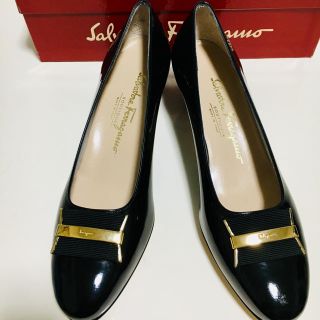 フェラガモ(Ferragamo)のフェラガモ  エナメルパンプス 未使用(ハイヒール/パンプス)