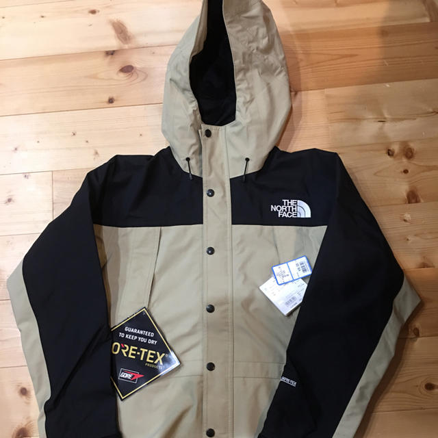 the north face tnf マウンテンパーカー  supreme