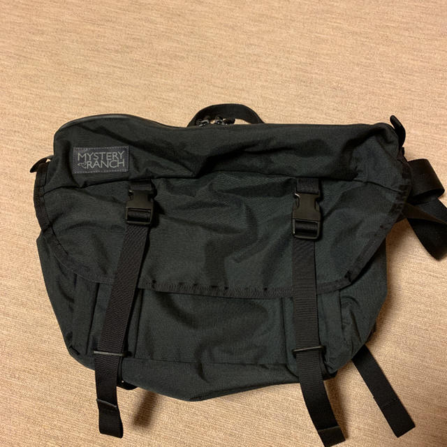 MYSTERY RANCH(ミステリーランチ)のMYSTERY RANCH インベーダー メンズのバッグ(メッセンジャーバッグ)の商品写真