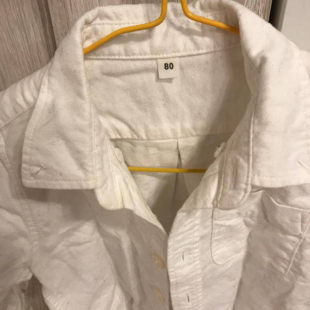 MUJI (無印良品)(ムジルシリョウヒン)の無印良品 白シャツ キッズ/ベビー/マタニティのベビー服(~85cm)(Ｔシャツ)の商品写真