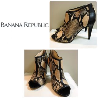 バナナリパブリック(Banana Republic)のバナナリパブリック パイソンレザー ブーティ(ブーティ)