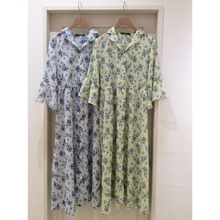 ダブルクローゼット(w closet)の【さらに値下げ先取り春物】花柄ガウン(カーディガン)