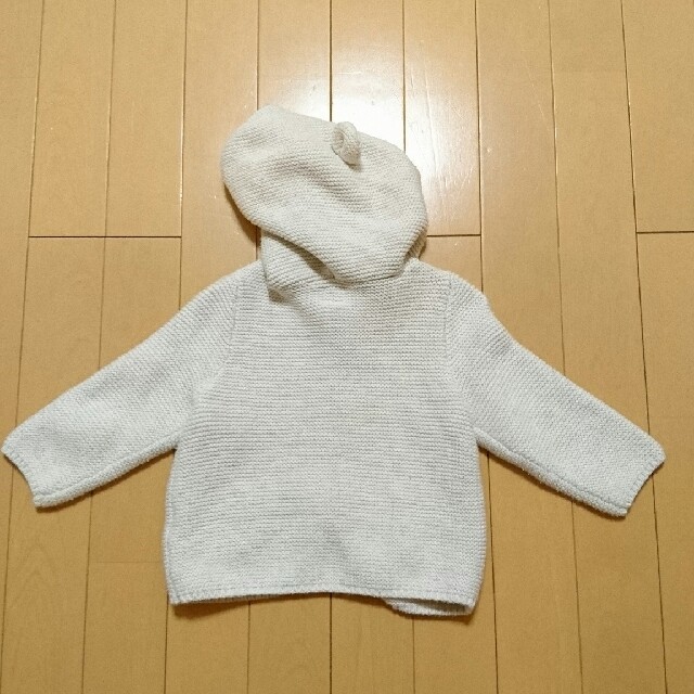 babyGAP(ベビーギャップ)のbaby GAP クマみみ ニットパーカー オフホワイト 70 キッズ/ベビー/マタニティのベビー服(~85cm)(カーディガン/ボレロ)の商品写真