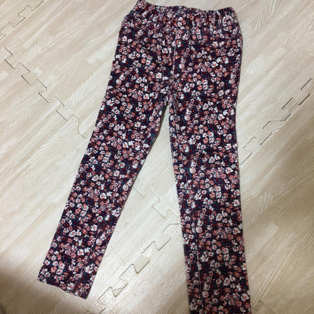 babyGAP(ベビーギャップ)のGAP  コーデュロイ花柄パンツ キッズ/ベビー/マタニティのキッズ服女の子用(90cm~)(パンツ/スパッツ)の商品写真