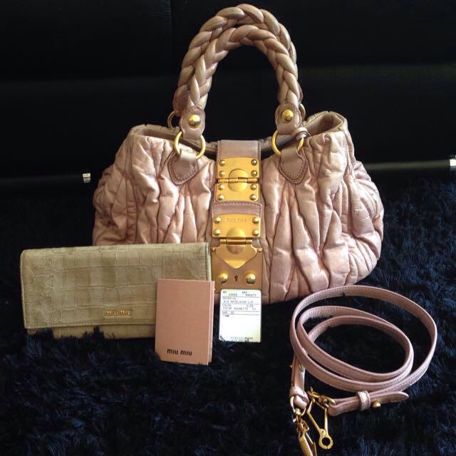 MIU MIU - 週末限定✨お財布おまけ❤️