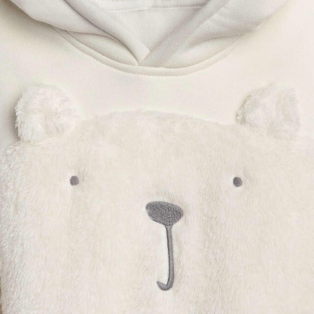 babyGAP(ベビーギャップ)のgap baby ボアクマパーカー アイボリー 80 キッズ/ベビー/マタニティのベビー服(~85cm)(トレーナー)の商品写真