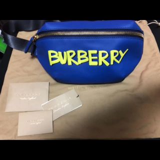 バーバリー(BURBERRY)のバーバリー  グラフィティ バムバッグ ボディバッグ 定価135000円(ボディーバッグ)