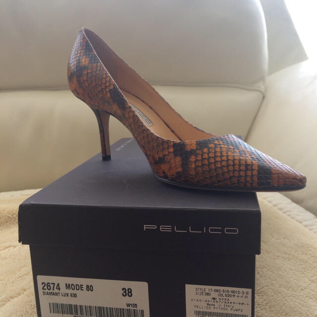 PELLICO(ペリーコ)の【新品 未使用】PELLICO パイソン パンプス ドゥーズィエムクラス レディースの靴/シューズ(ハイヒール/パンプス)の商品写真