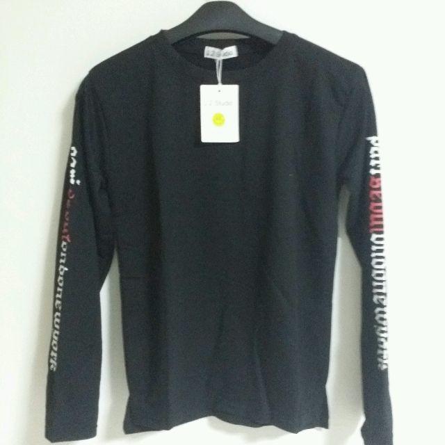 ストリートカジュアルロンT 長袖ゆったりシルエット 男女兼用 ブラック レディースのトップス(Tシャツ(長袖/七分))の商品写真