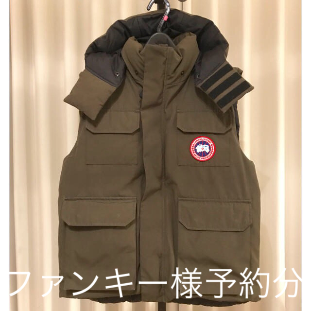 CANADA GOOSE(カナダグース)の【希少】カナダグース フード付きダウンベスト メンズのジャケット/アウター(ダウンベスト)の商品写真