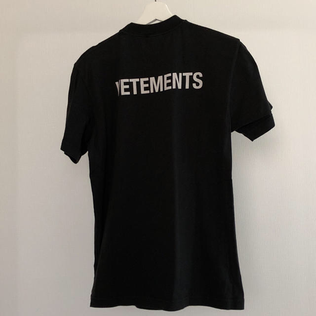 Supreme(シュプリーム)の【サイズS】VETEMENTS STAFF TEE  メンズのトップス(Tシャツ/カットソー(半袖/袖なし))の商品写真