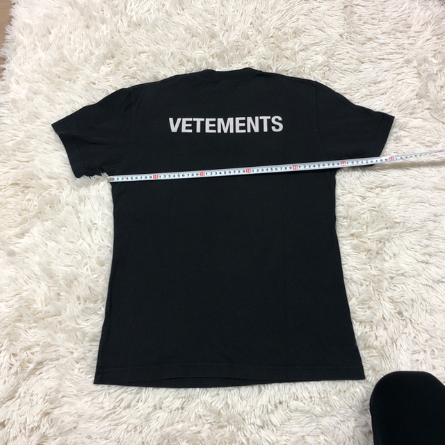 Supreme(シュプリーム)の【サイズS】VETEMENTS STAFF TEE  メンズのトップス(Tシャツ/カットソー(半袖/袖なし))の商品写真