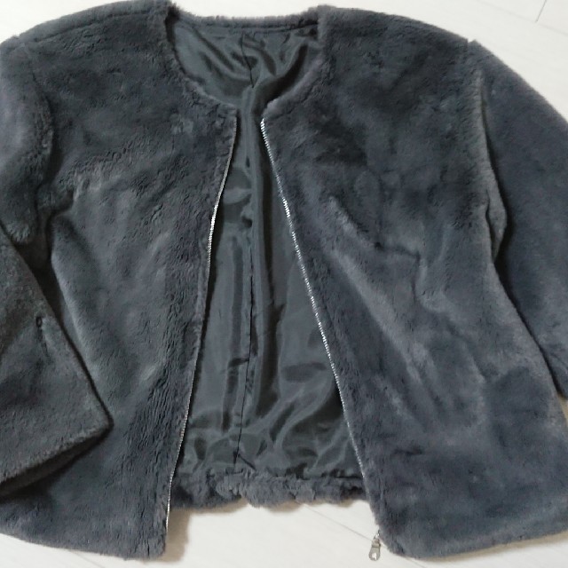 GU(ジーユー)のGUファージャケット レディースのジャケット/アウター(毛皮/ファーコート)の商品写真