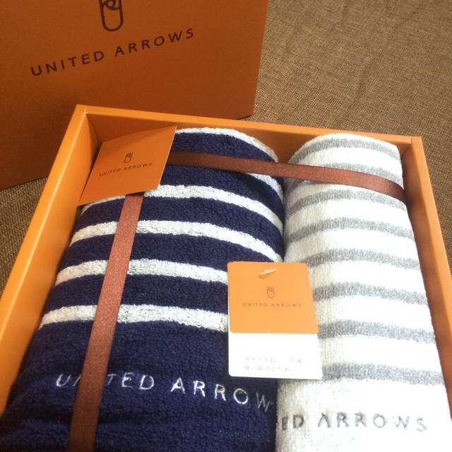 UNITED ARROWS(ユナイテッドアローズ)のアローズ☆タオルセット レディースのファッション小物(ハンカチ)の商品写真