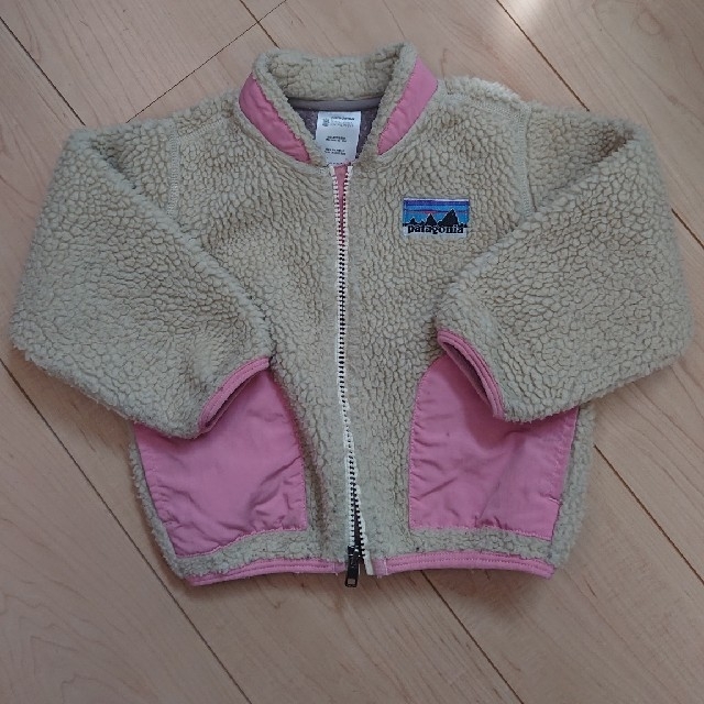 patagonia(パタゴニア)のpatagonia レトロ 18M キッズ/ベビー/マタニティのベビー服(~85cm)(ジャケット/コート)の商品写真