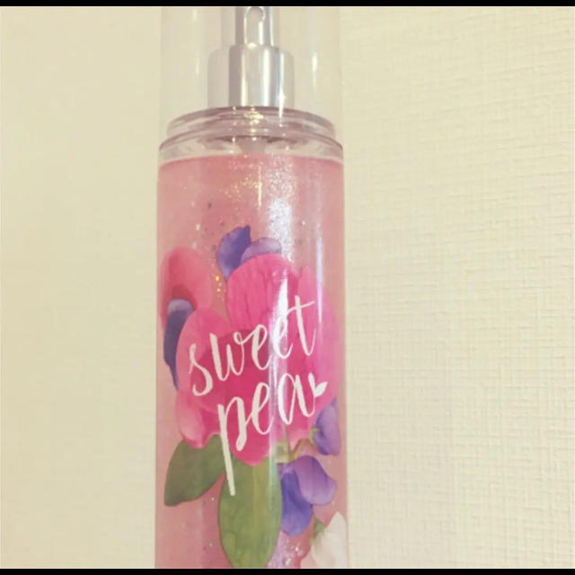 Bath & Body Works(バスアンドボディーワークス)のボディミスト バスアンドボディワークス  ラメ コスメ/美容のボディケア(ボディローション/ミルク)の商品写真