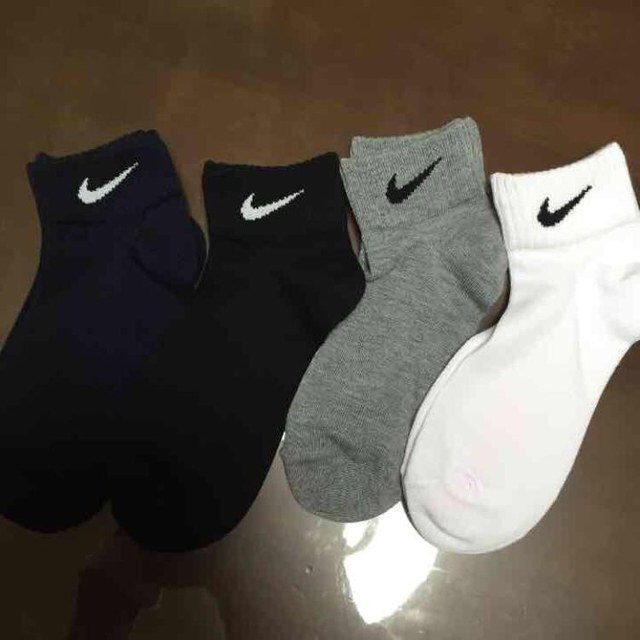 NIKE(ナイキ)のNIKE ナイキ ソックス レディースのレッグウェア(ソックス)の商品写真