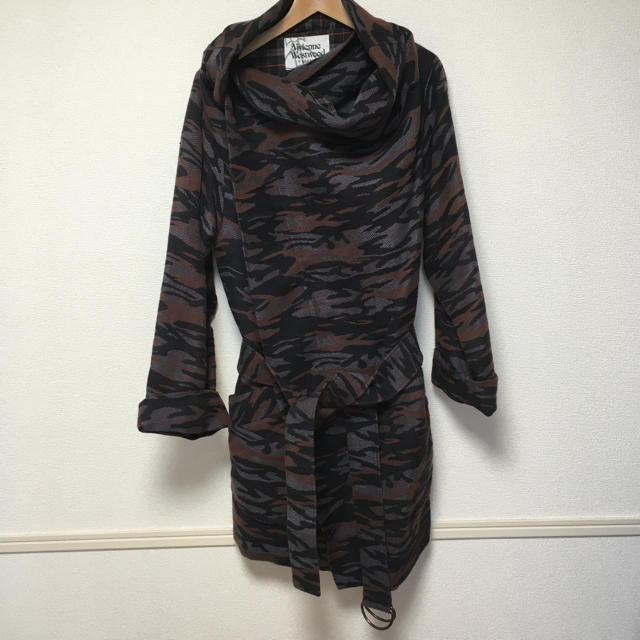 Vivienne Westwood(ヴィヴィアンウエストウッド)のvivienne  westwood MANコート メンズのジャケット/アウター(チェスターコート)の商品写真