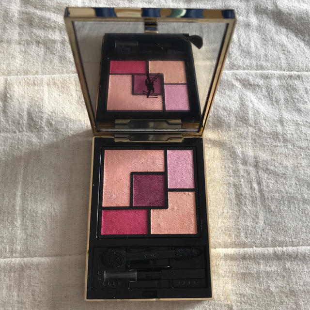 Yves Saint Laurent Beaute(イヴサンローランボーテ)のイヴ・サンローラン アイシャドウ コスメ/美容のベースメイク/化粧品(アイシャドウ)の商品写真