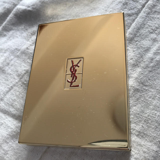 Yves Saint Laurent Beaute(イヴサンローランボーテ)のイヴ・サンローラン アイシャドウ コスメ/美容のベースメイク/化粧品(アイシャドウ)の商品写真