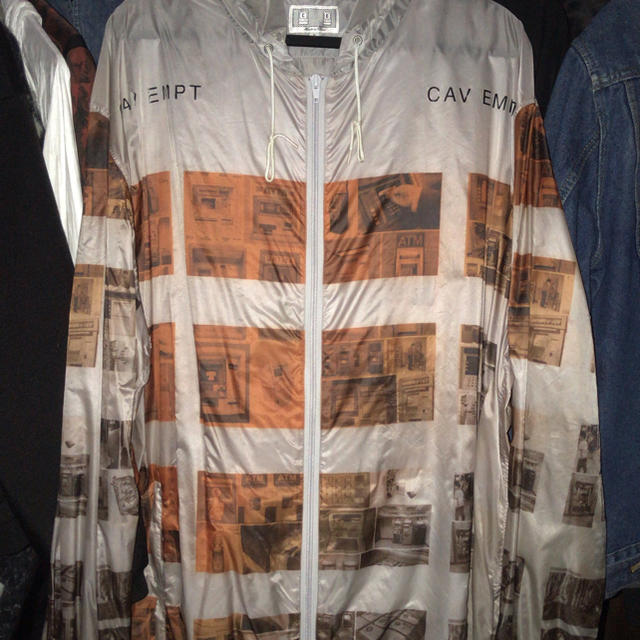 BALENCIAGA(バレンシアガ)のCE cav empt メンズのジャケット/アウター(ナイロンジャケット)の商品写真