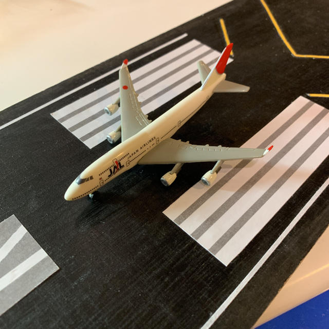 JAL(日本航空)(ジャル(ニホンコウクウ))のJAL ミニモデルプレーン boeing 747-400  エンタメ/ホビーのおもちゃ/ぬいぐるみ(模型/プラモデル)の商品写真