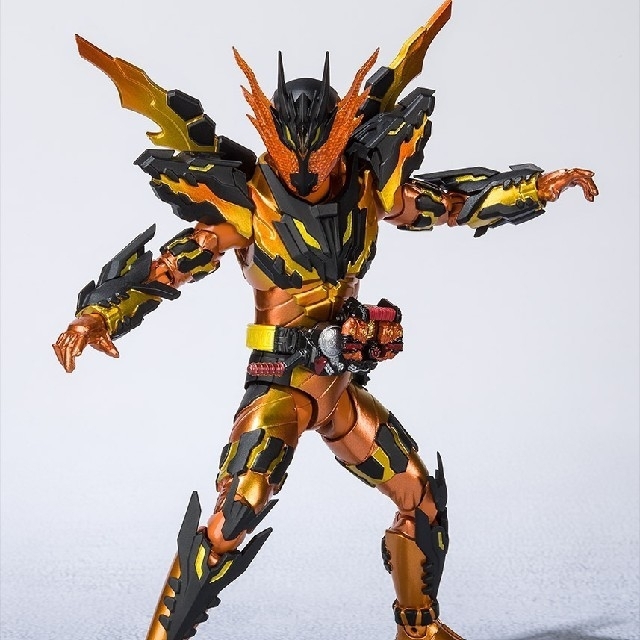 BANDAI(バンダイ)のS.H.Figuarts 仮面ライダークローズマグマ エンタメ/ホビーのフィギュア(特撮)の商品写真