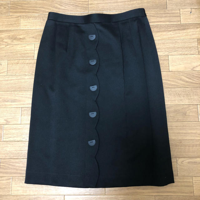 黒 スカート  ウール100% レディースのスカート(ひざ丈スカート)の商品写真