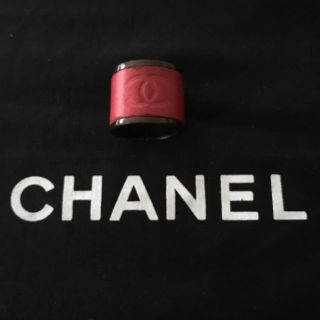 シャネル(CHANEL)のCHANEL 赤レザーリング(リング(指輪))