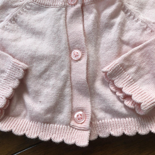 babyGAP(ベビーギャップ)の Baby Gap カーディガン 50cm キッズ/ベビー/マタニティのベビー服(~85cm)(カーディガン/ボレロ)の商品写真