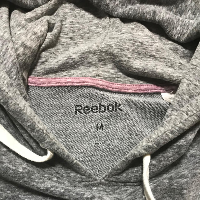 Reebok(リーボック)のReebok ロゴパーカー メンズ Mサイズ メンズのトップス(パーカー)の商品写真